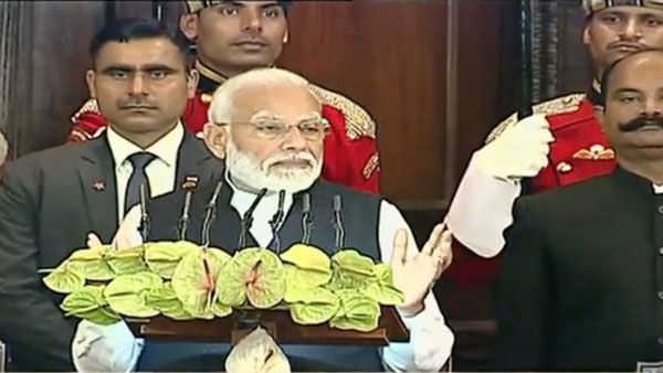 రాజ్యంగం హక్కులతో పాటు బాధ్యతలను ప్రసాదించింది: ప్రధాని మోడీ