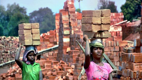 వెట్టిచాకిరి?: ఏపీ ప్రభుత్వానికి ఎన్‌హెచ్ఆర్సీ నోటీసులు, సుమోటోగా కేసు