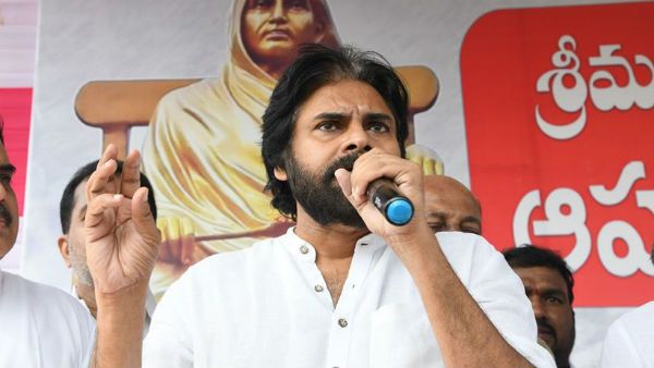 జగన్ పగ తీర్చుకుంటున్నారు: చంద్రబాబు ముద్ర లేకుండా: పవన్..నాగబాబు ఆగ్రహం..!