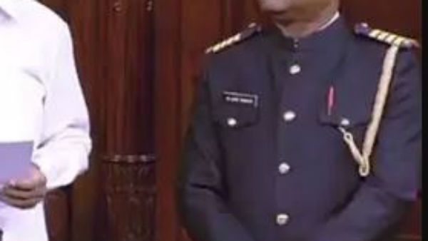 రాజ్యసభ మార్షల్స్ కొత్త యూనిఫాం.. భారత ఆర్మీ మాజీ చీఫ్ వేద్ మాలిక్ అభ్యంతరం