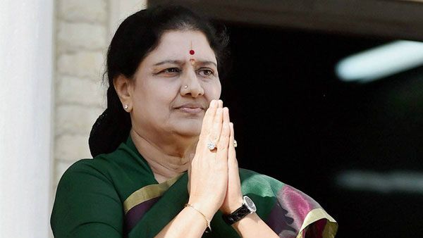 గోవిందా గోవిందా, చిన్నమ్మ రూ. 1,500 కోట్ల బినామీ ఆస్తులు సీజ్, అమ్మ ఆసుపత్రిలో ఉంటే !