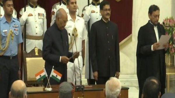 సుప్రీంకోర్టు 47వ ప్రధాన న్యాయమూర్తిగా జస్టిస్ ఎస్ఏ బోబ్డే ప్రమాణస్వీకారం