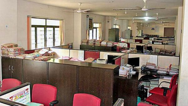 విజయారెడ్డి ఎఫెక్ట్.... రెవెన్యూ కార్యాలయాల వద్ద ఫుల్ సెక్యూరిటీ...