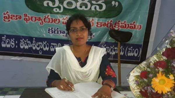 తహసీల్దార్ హసీనాబీ కేసులో కొత్త ట్విస్ట్ .. ఓ ఎంపీడీవోతో కలిసి హసీనాబీ పరారీ