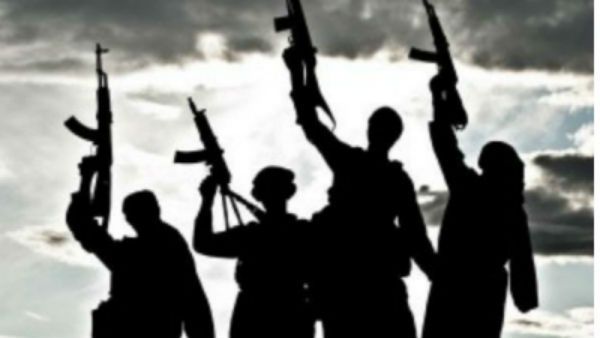 దేశ రాజధానిలో చాప కింద నీరులా ఐసిస్: విధ్వంసానికి కుట్ర భగ్నం: ముగ్గురు ఉగ్రవాదుల అరెస్ట్