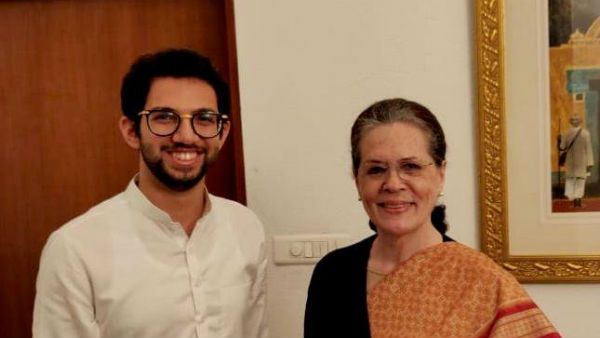 మరికొన్ని గంటల్లో ఉద్దవ్ పట్టాభిషేకం, సోనియాకు ఆదిత్య ఆహ్వానం, అద్వానీ, మోహన్‌ భగవత్‌..