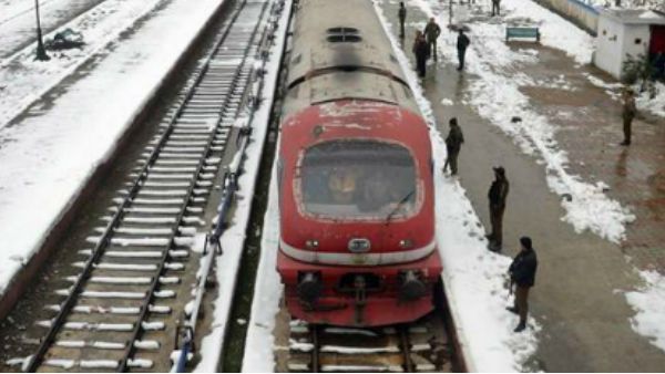 మూడునెలల తర్వాత: కశ్మీర్‌లో రైళ్ల పునరుద్ధరణ.. తొలుత లిమిటెడ్ ట్రైన్స్...