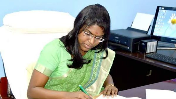 ప్రభుత్వ పాఠశాలల్లో ఇంగ్లీషు మీడియం కోసం ప్రత్యేక ప్రాజెక్టు: స్పెషలాఫీసర్ గా.. !