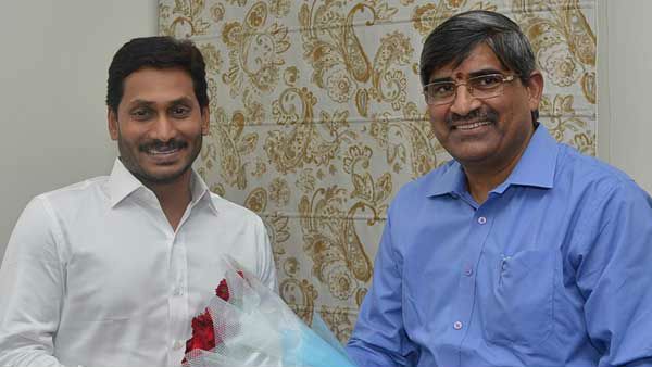 సీఎస్ వర్సెస్ సీఎం ముఖ్యకార్యదర్శి: నోటీసులో కీలక అంశాలు: బేఖాతర్ ఫలితం..!