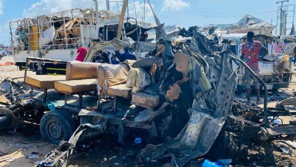 మొగదిషులో భారీ పేలుడు: 70 మందికిపైగా మృతి, 50మందికి తీవ్రగాయాలు