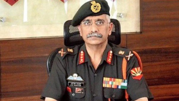 ఆర్మీ చీఫ్ గా బాధ్యతలను స్వీకరించిన మనోజ్ ముకుంద్: చైనాతో సరిహద్దు వివాదాల పరిష్కర్తగా..!