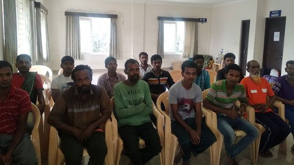 అక్రమంగా నివసిస్తున్న బంగ్లాదేశీయుల అరెస్టు: ఎలా వచ్చామో చెప్పిన వలసదారులు