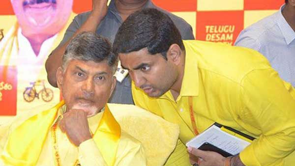 చంద్రబాబు..లోకేశ్ బైఠాయింపు: భద్రతా సిబ్బంది తోసేసారంటూ: అసెంబ్లీ గేటు వద్ద ఉద్రిక్తత..!