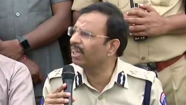 సుప్రీంకోర్టుకు సజ్జన్నార్: ఎన్ కౌంటర్ పై పిల్.. రేపే విచారణ: చీఫ్ జస్టిస్ సహా త్రిసభ్య ధర్మాసనం..!