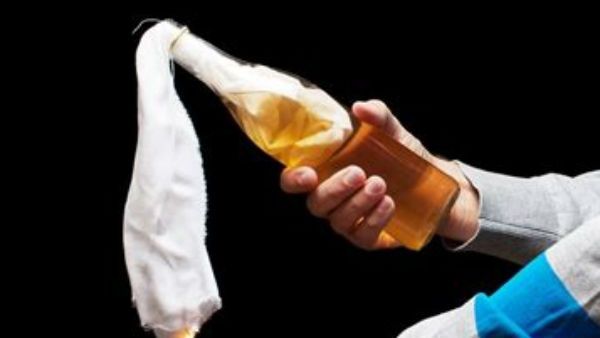 తహసీల్దార్ కార్యాలయం ఎదుట పెట్రోల్ పోసుకుని .. గద్వాల జిల్లాలో రైతు ఆత్మహత్యాయత్నం