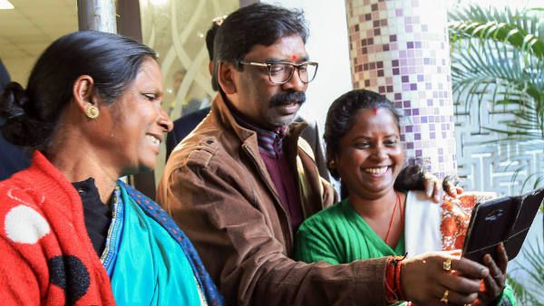 పూలబోకెలు వద్దు, పుస్తకాలు ఇవ్వండి, ప్రమాణ స్వీకారానికొచ్చే ప్రజలకు హేమంత్ సోరెన్