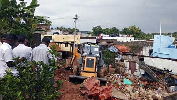 ‘కులం గోడ‘ ఘటనలో ట్విస్ట్.. మేం హిందువులమే.. ఇస్లాంలోకి మారట్లేదన్న దళితులు
