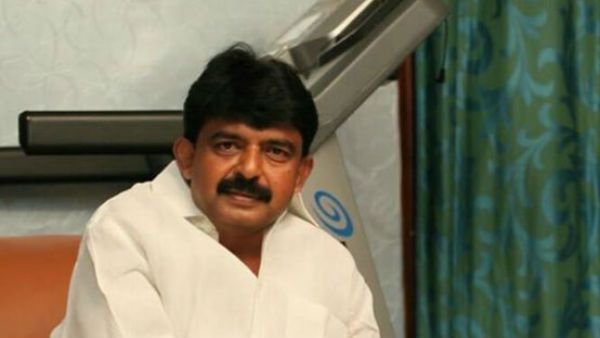 చొక్కా పట్టుకొండి, బూటు విసరండి, మంత్రి పేర్ని నాని సంచలన వ్యాఖ్యలు.