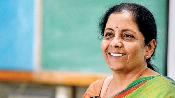 నారీ''మణు''లు: ఫోర్బ్స్ శక్తిమంతమైన మహిళల్లో నిర్మలా సీతారామన్‌కు చోటు