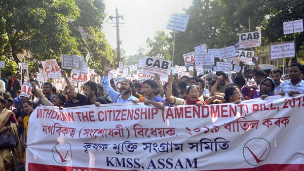 మేఘాలయాలో పౌరసత్వ ఉద్రిక్తత: ఇంటర్నెట్ బంద్.. కర్ఫ్యూ విధింపు: సోషల్ మీడియాపై నిఘా