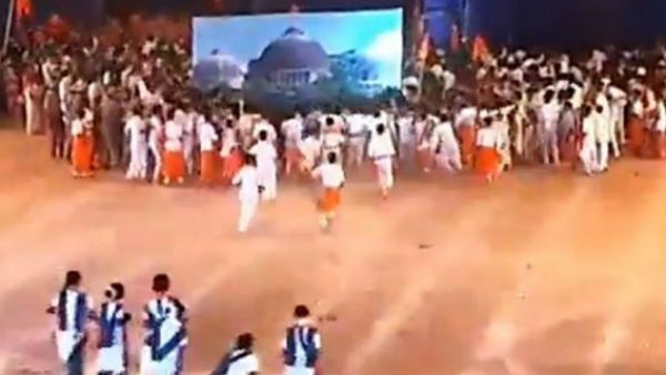 పాఠశాల వార్షికోత్సవంలో బాబ్రీ మసీదు కూల్చివేత ప్రదర్శన: దుమారం రేపుతోన్న విద్యార్థుల స్కిట్