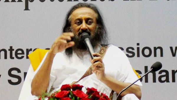 శ్రీలంక తమిళ శరణార్థులను మాటేమిటి? లక్షమందికి పైగా: వారికీ..: శ్రీశ్రీ రవిశంకర్