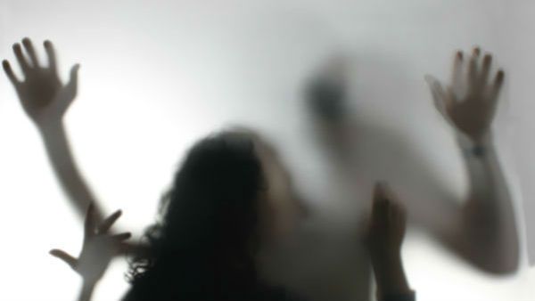 ఓ వైపు దిశచట్టానికి అమోదం... మరోవైపు గుంటూరులో చిన్నారిపై అత్యాచారం..!