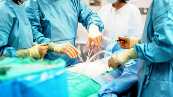 డెలివరీ చేస్తూ శిశువు తల కోసేసిన డాక్టర్.. గంటలపాటు తల్లికి నరకం చూపించారు..