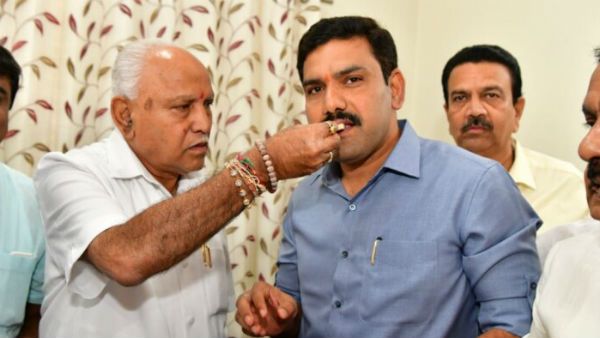 యడ్డీ సర్కార్‌ సేఫ్, 12 చోట్ల ఆధిక్యం, నిజమైన ఎగ్జిట్ పోల్ అంచనాలు..