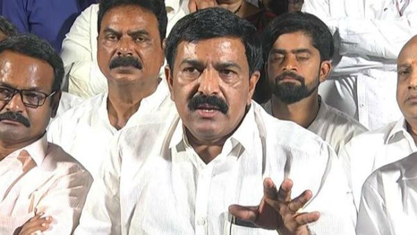 పవన్ కళ్యాణ్‌కు తప్పుడు సమాచారం: వారి వల్లే అశాంతి అంటూ ఎమ్మెల్యే ద్వారంపూడి