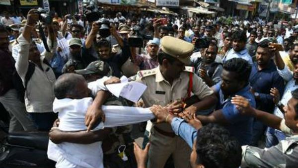 రాజధాని రైతుల రివెంజ్ .. మహిళలపై దాడి చేసిన పోలీసులకు చుక్కలు చూపిస్తూ..