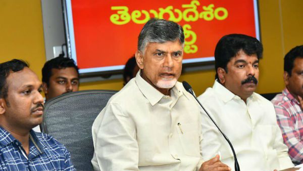 ప్రజా ప్రభుత్వమా..? పోలీసు రాజ్యమా..? నేతలపై కేసులపై చంద్రబాబు ధ్వజం