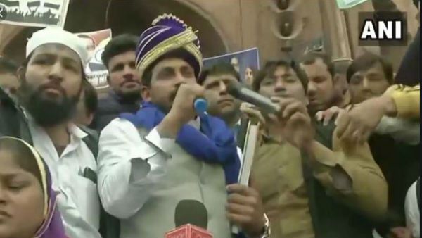 దద్దరిల్లిన ఢిల్లీ జమా మసీదు.. భీమ్ ఆర్మీ చీఫ్ ఆజాద్ రీఎంట్రీతో మారిన సీన్.. కోర్టు వద్దన్నా వినకుండ