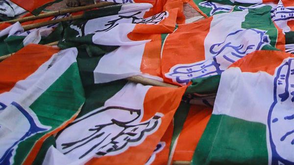 యాదాద్రి జిల్లాలో మొదలైన క్యాంప్ రాజకీయాలు, రేవంత్ రెడ్డి ఇలాఖాలో కాంగ్రెస్ పరాజయం