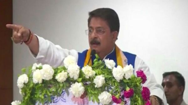 రాజ్యాంగ ముసాయిదాను తయారు చేసింది ఒక బ్రాహ్మణుడు: గుజరాత్ స్పీకర్