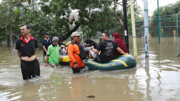 ఇండోనేషియాలో భారీ వర్షాలు..24 మంది మృతి
