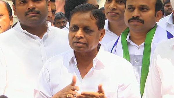 చంద్రబాబుకు జగన్ వరం: ఉత్తరాంధ్ర రుణం తీర్చుకో.. వెన్నుపొటు వద్దు: వైసీపీ నేత