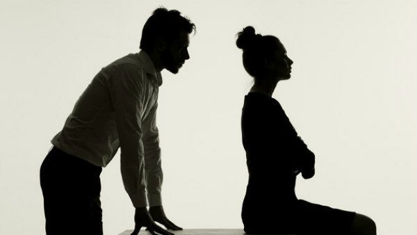 స్నానం చేయడు, పళ్లు తోమడు, గడ్డం కూడా తీసుకోడు, విడాకులు ఇప్పించండి స్వామీ...