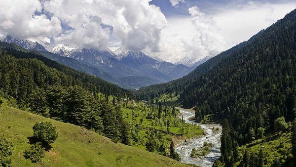 అభివృద్ధి వైపు: జమ్మూ కశ్మీర్‌లో ఇన్వెస్టర్స్ మీట్.. 7500 ఎకరాల భూసేకరణకు ప్రభుత్వం ప్రయత్నం