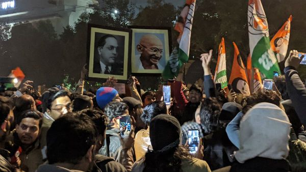 JNU Violence:నిర్మలా సీతారామన్ నుంచి సీతారం ఏచూరి వరకు..పూర్వ విద్యార్థుల స్పందన