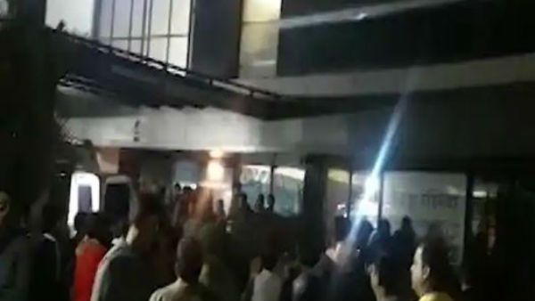 న్యూ ఇయర్ పార్టీలో అపశృతి, పారిశ్రామికవేత్త ఫాం హౌస్ లో లిఫ్ట్ కుప్పకూలి 6 మంది దుర్మరణం !