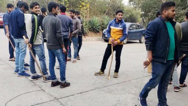 జేఎన్‌యూ ఇష్యూ: ఏబీవీపీతో అక్షత్‌కు సంబంధం లేదు, విచారణకు పోలీసులకు కో ఆపరేట్ చేస్తాం