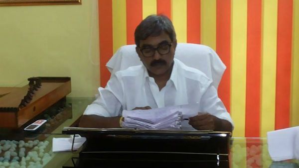 టీడీపీ సీనియర్ నేత ఆలపాటి రాజా అరెస్ట్ .. పోలీసుల దౌర్జన్యం అంటూ టీడీపీ ఫైర్