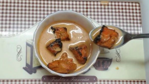 ఇలాంటి 'ఫుడ్' జన్మలో టేస్ట్ చేసి ఉండరు.. సోషల్ మీడియాను బెంబేలెత్తించిన వనిత..