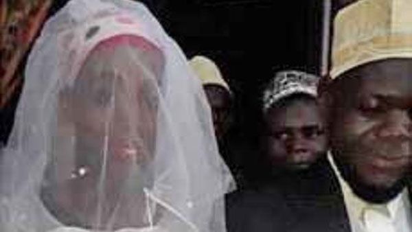 పెళ్లి చేసుకున్నాడు..సరిగ్గా ఆసమయంలో భార్యను చూసి షాక్ అయ్యాడు