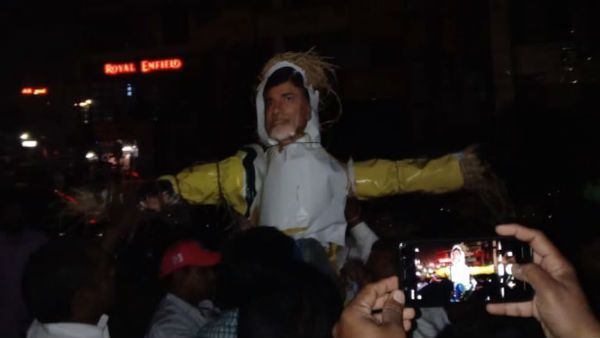 వేడెక్కిన ఉత్తరాంధ్ర: కమ్మవాళ్ల కోసమేనంటూ: విశాఖలో చంద్రబాబు దిష్టిబొమ్మలు దగ్ధం: అర్ధరాత్రి..!