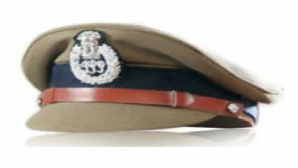 లేడీ ఎస్ఐకి ఫోన్ చేసి రాత్రి లాడ్జ్ రా ?,నీ రేటు ఎంత ?, నేను ఎంత మగాడినో నువ్వే చూస్తువురా,రూ. లక్ష!