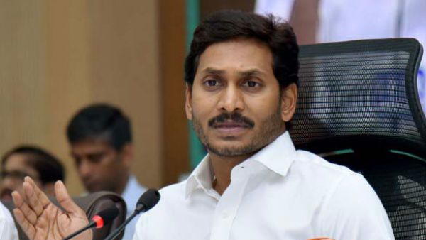 సీఎం జగన్ కు కోర్టు షాక్: 10న వ్యక్తిగతంగా హాజరవ్వాల్సిందే : సీబీఐ న్యాయస్థానం ఆదేశం..!