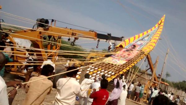 కోటప్పకొండ శివరాత్రి ఉత్సవాల్లో అపశృతి: పడిపోయిన ప్రభలు, ప్రమాదాల్లో ముగ్గురు మృతి