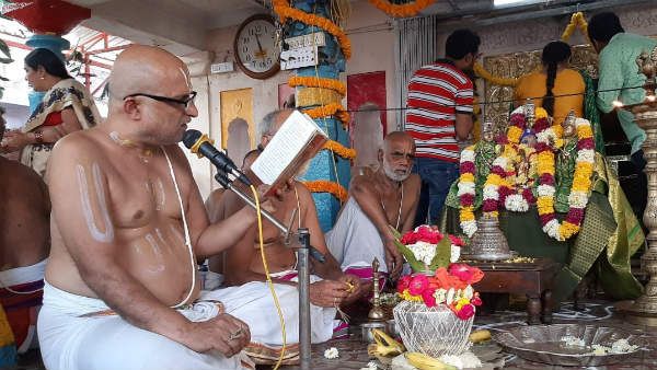 Chilkur Balaji: మందే లేని మహమ్మారి: చిల్కూర్ బాలాజీ ఆలయంలో..!